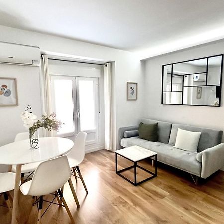 Dplace To Be - Exclusive Apartments In Historic Center Madrid Szoba fotó