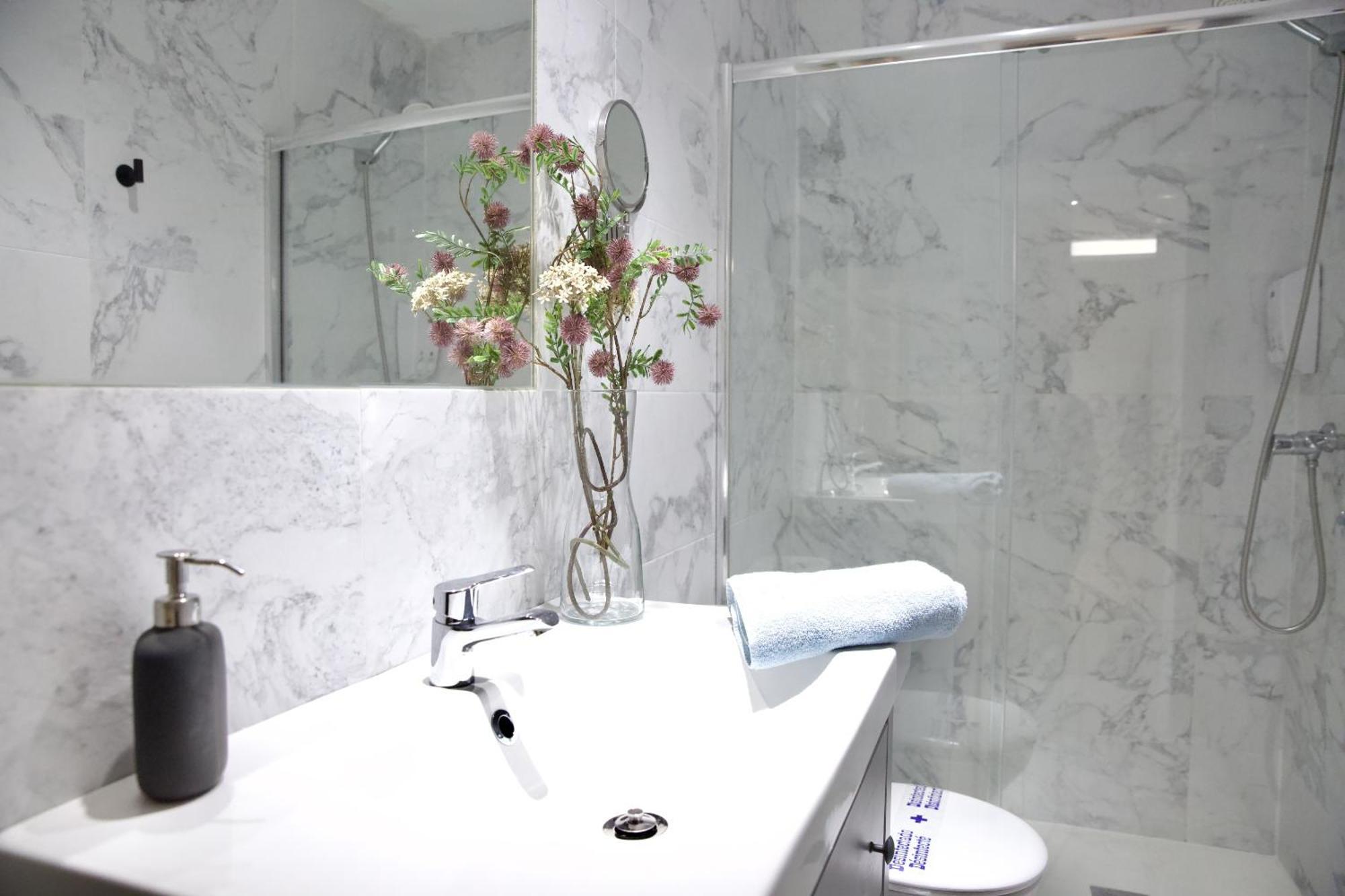 Dplace To Be - Exclusive Apartments In Historic Center Madrid Szoba fotó