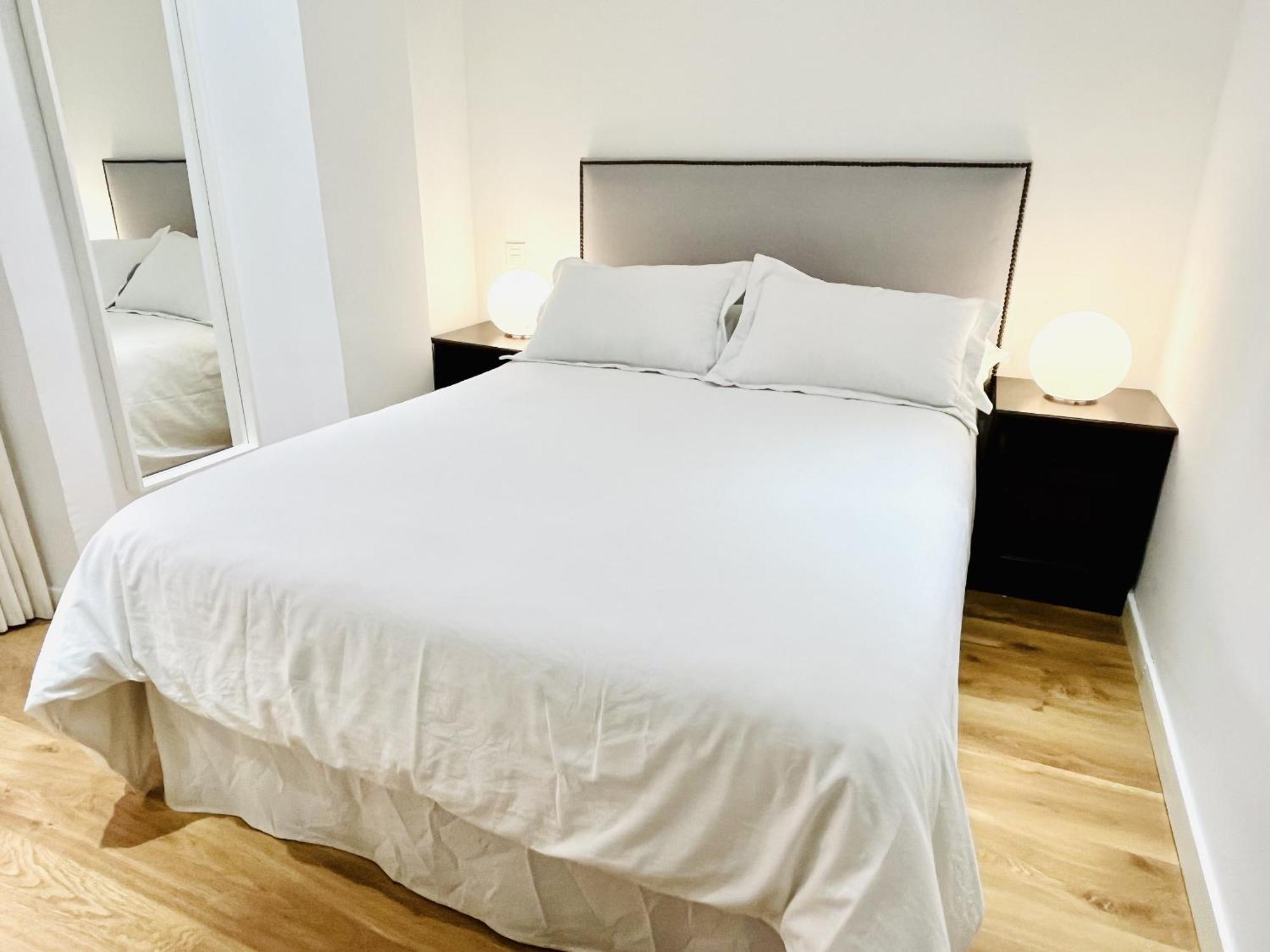 Dplace To Be - Exclusive Apartments In Historic Center Madrid Szoba fotó