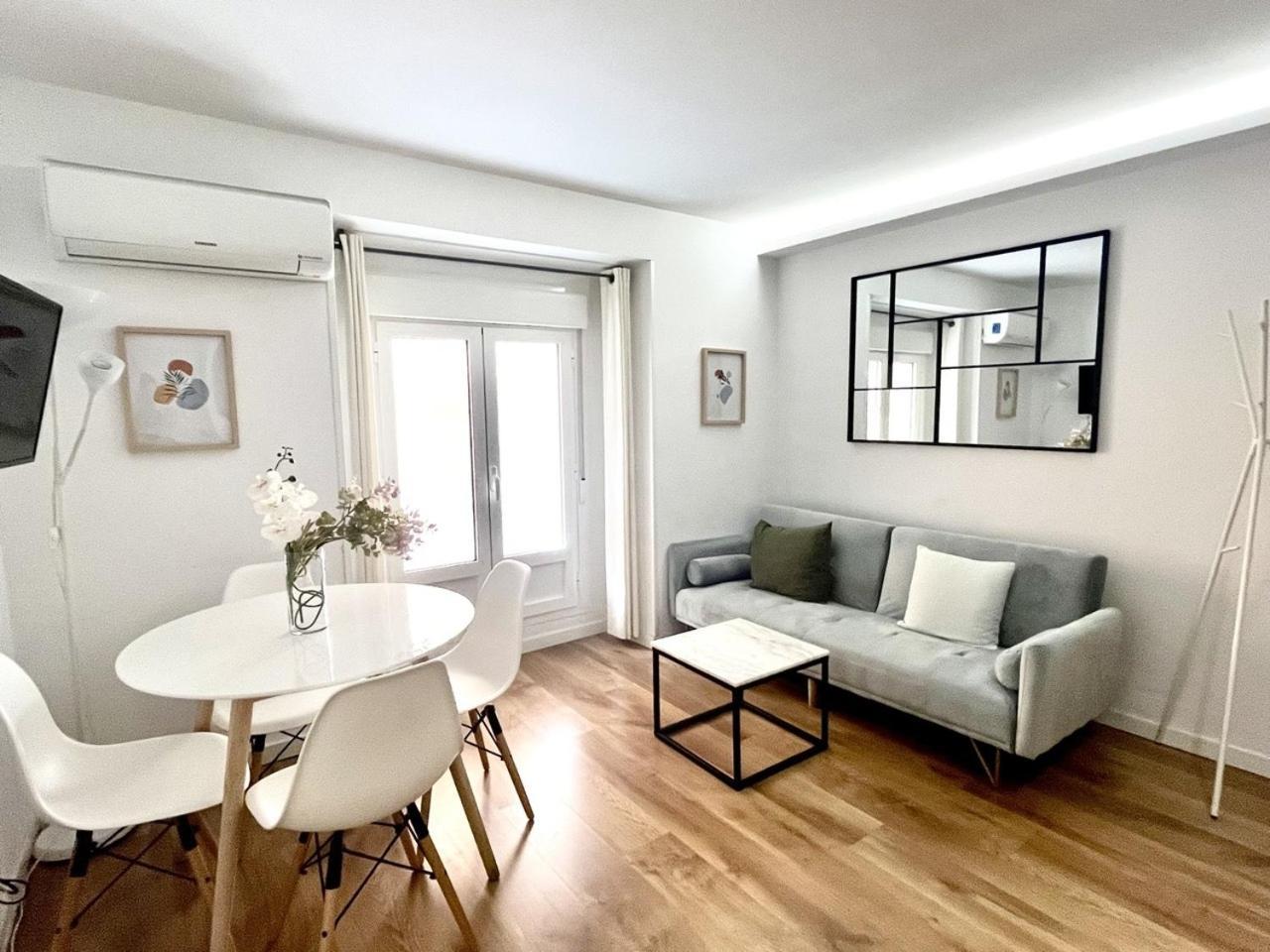 Dplace To Be - Exclusive Apartments In Historic Center Madrid Szoba fotó