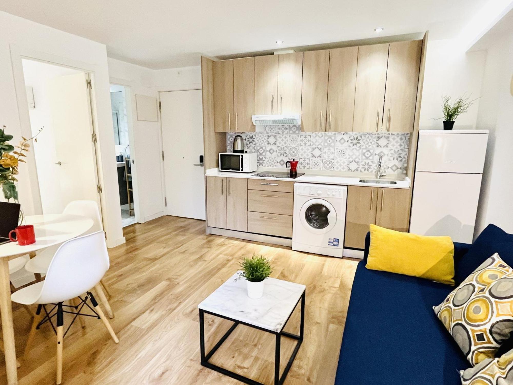 Dplace To Be - Exclusive Apartments In Historic Center Madrid Szoba fotó