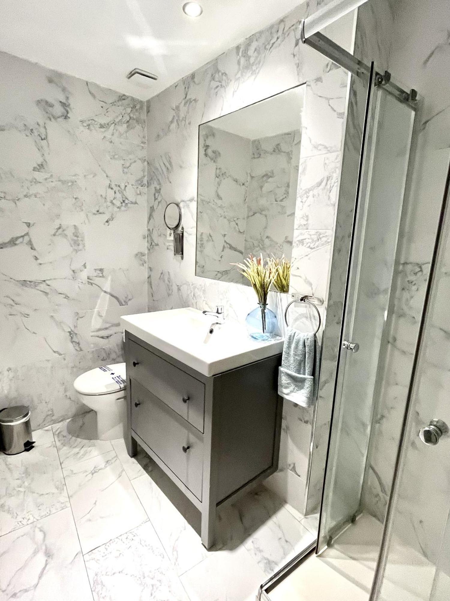 Dplace To Be - Exclusive Apartments In Historic Center Madrid Szoba fotó