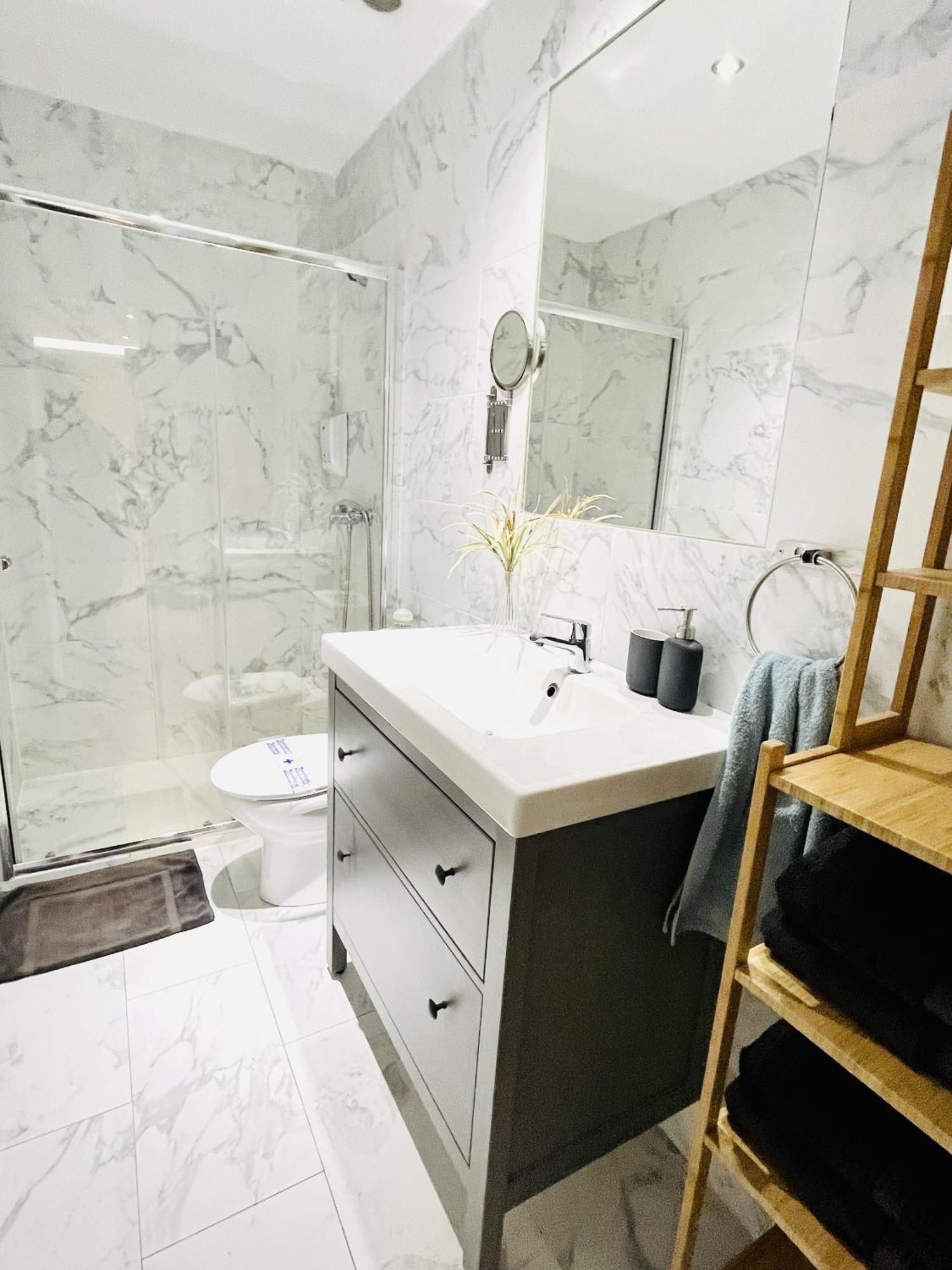 Dplace To Be - Exclusive Apartments In Historic Center Madrid Szoba fotó
